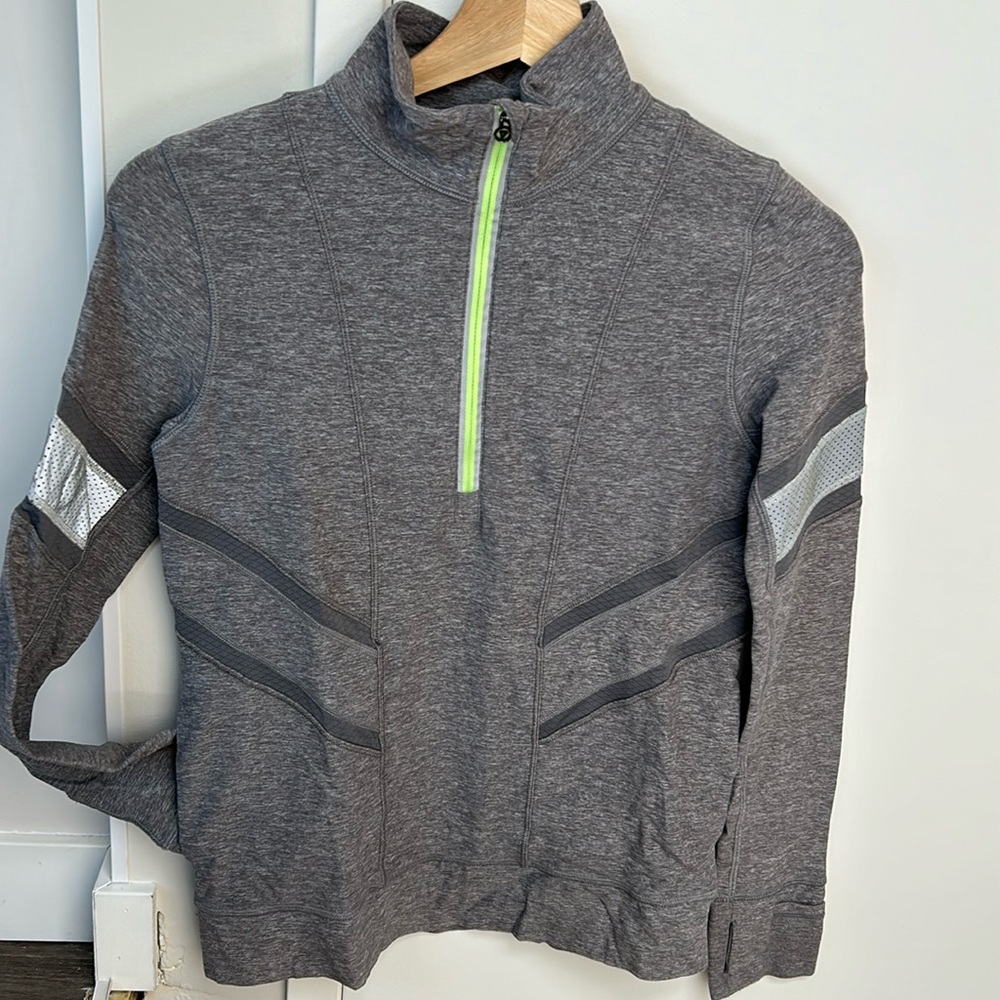 Ivivva by lululemon size 14 reflective half zip cuffed long sleeved grey shirt